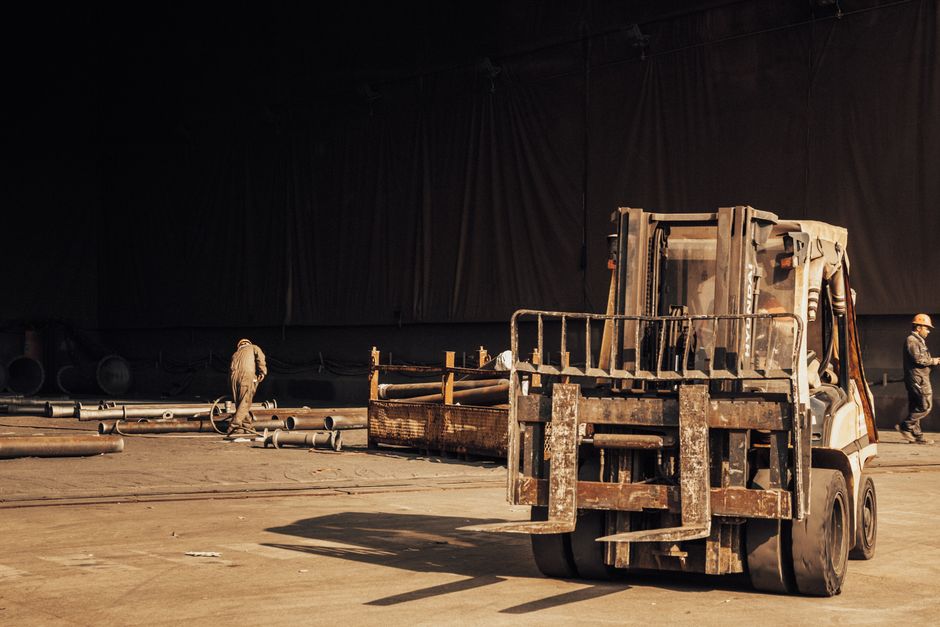Forklift Blind Spots Are Killing Workers: What You're Not Seeing