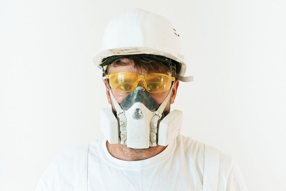 When Dust Becomes a Deadline: Why Construction Workers Are Ignoring Silica Warnings